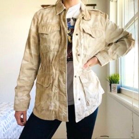 GAP Size XL Camouflage jacket.  100% cotton.  Like new condition. - Picture 1 of 9